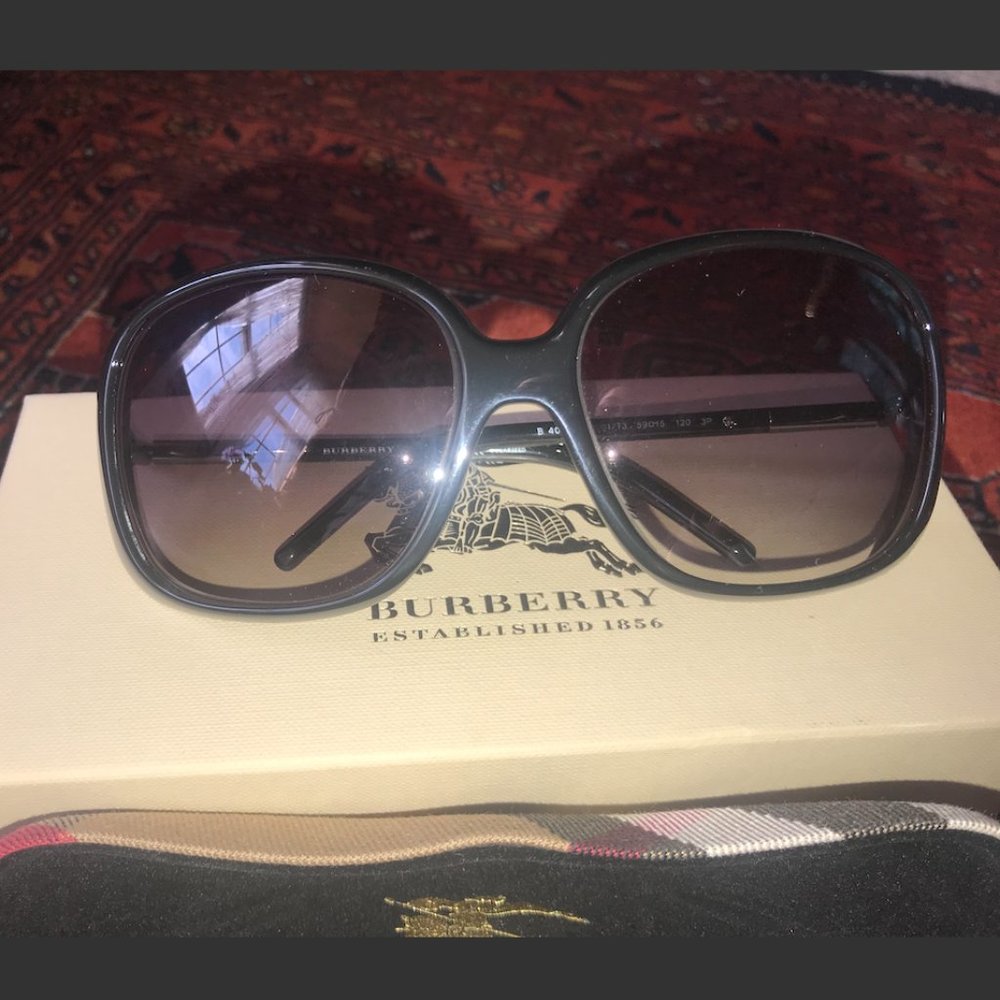 NEW Rare Burberry Sunglasses